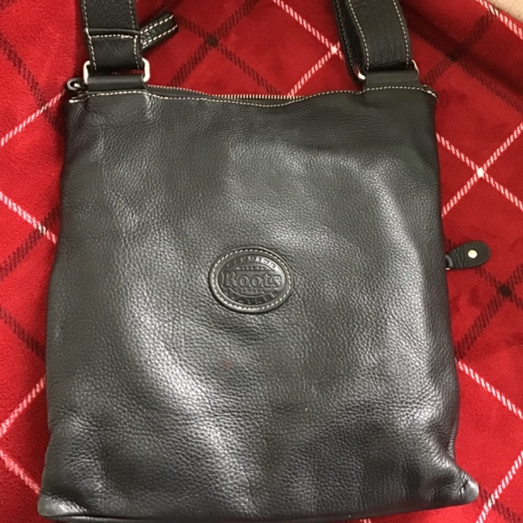 Roots crossbody bag. - Picture 3 of 4